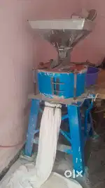 32000 ek mahine Purani Hai