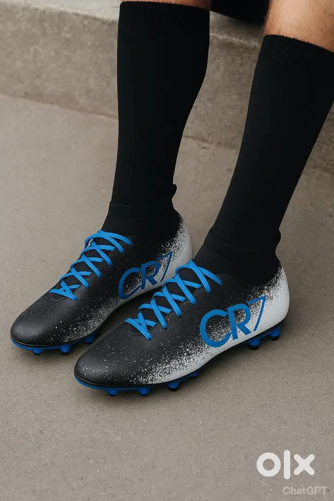 CR7 white Black Synthetic TPU DUAL color Sole Football shoes For men