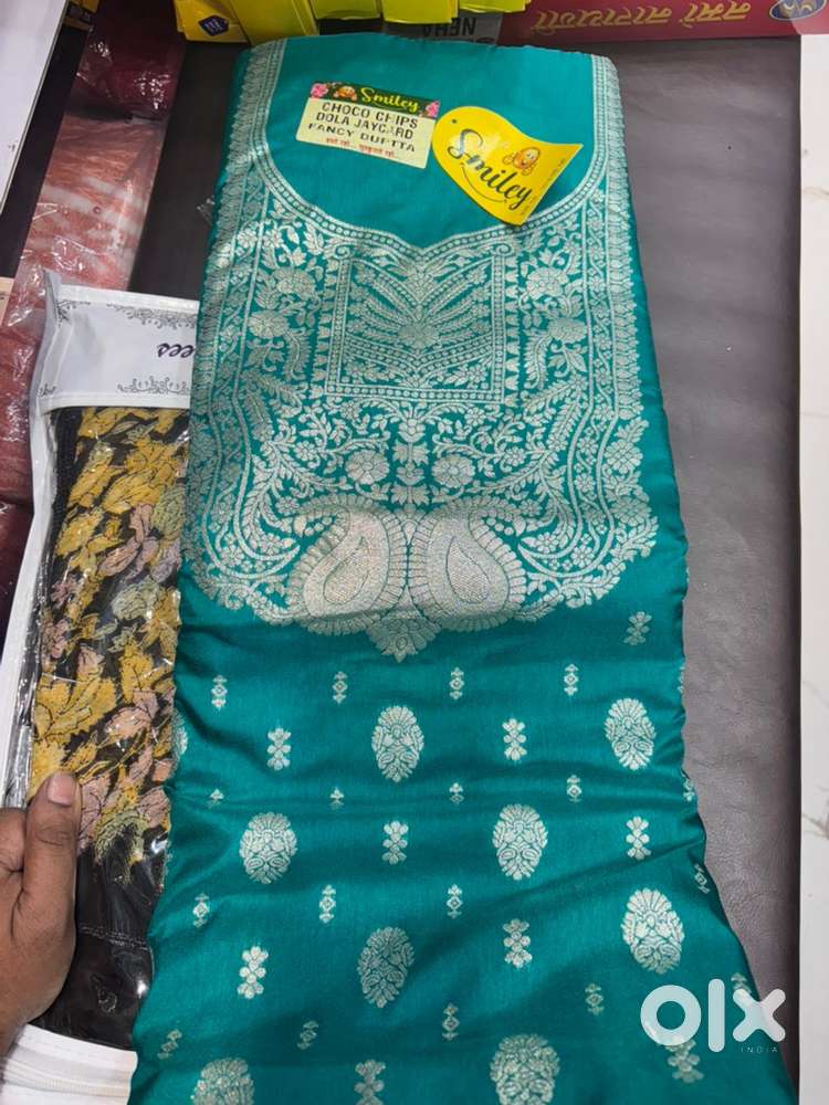 Saree shop par salseman helper ki jarute h Risikesh me