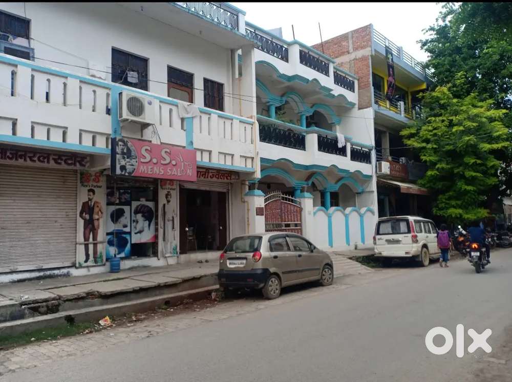 Shop available near chaiye sutta bar. Both side road