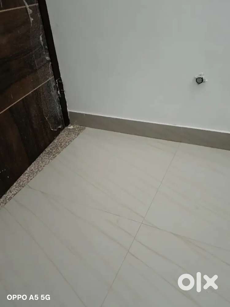 Room rent par dena hai