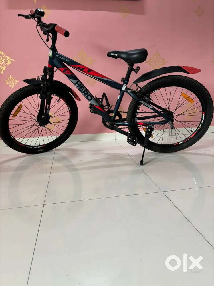 Hero red and black clour