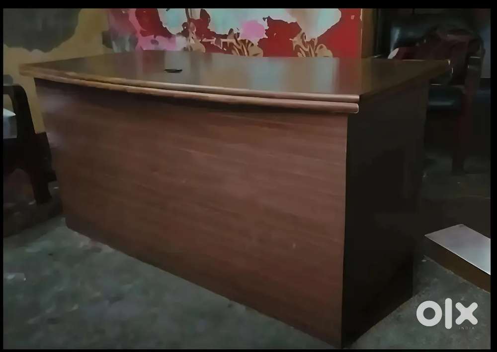 COUNTER TABLE