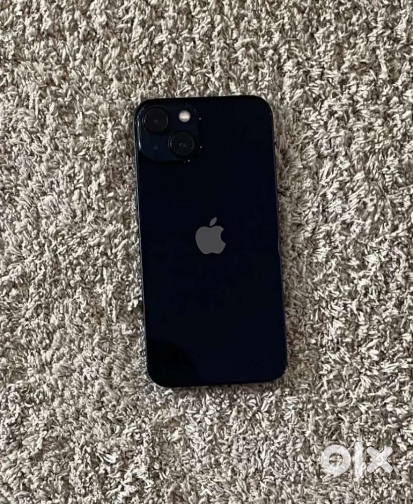 Selling my 6 month old iphone 13 need urgent money