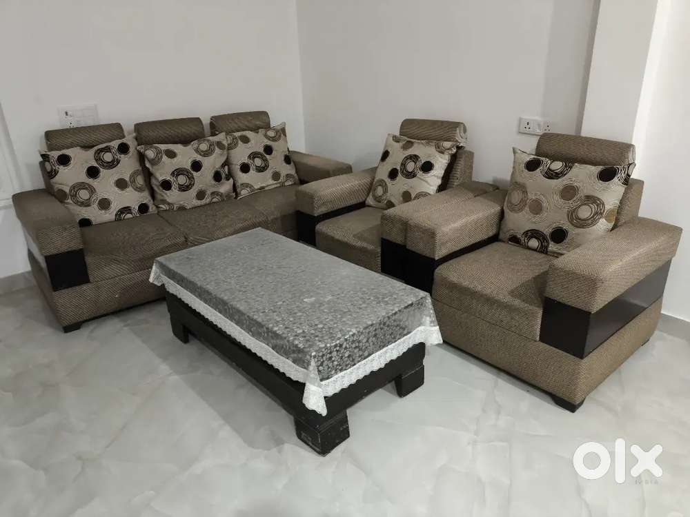 5 seater sofa with table