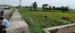 सरमेरा रोड से सटे सदीसोपुर स्टेशन से 400 मीटर की दूरी पर