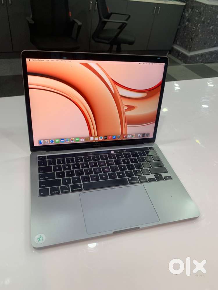 MacBook Pro 2020 13inch i7 32GB 512GB Bill & Warranty