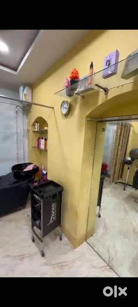 Commercial Shop for Rent in Elliot Road