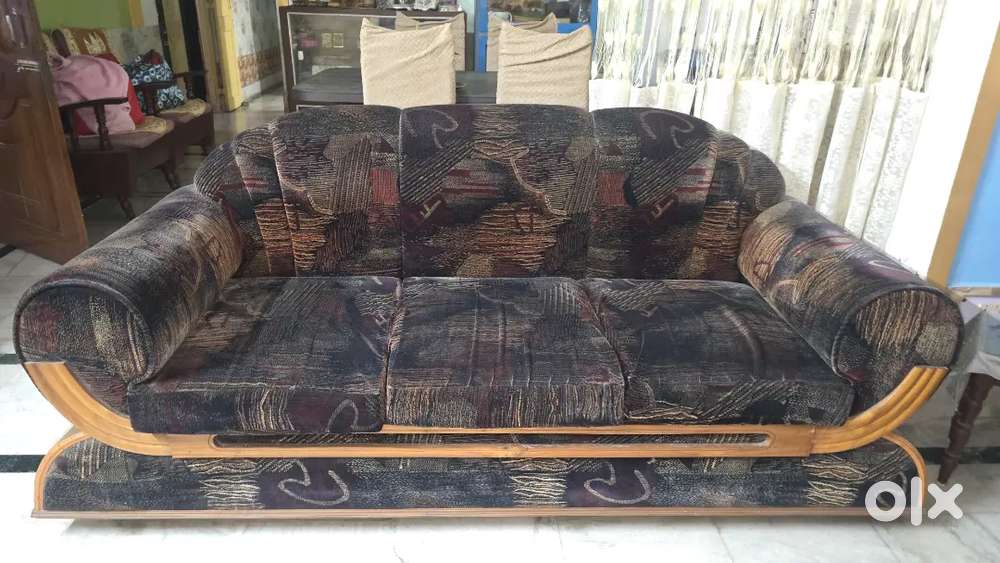 Wooden sofa set 3+1+1 seater and centre table