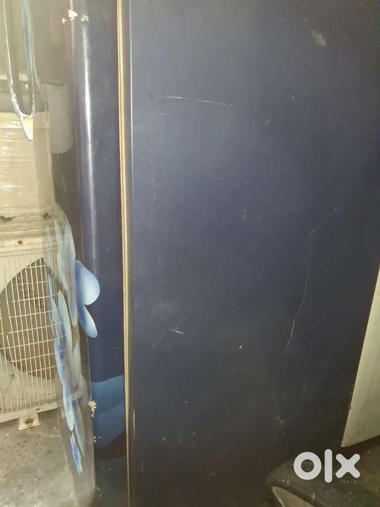 Godrej singal door 190L