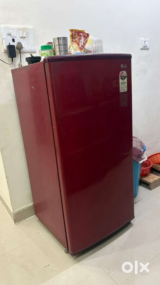 LG fridge in working condition