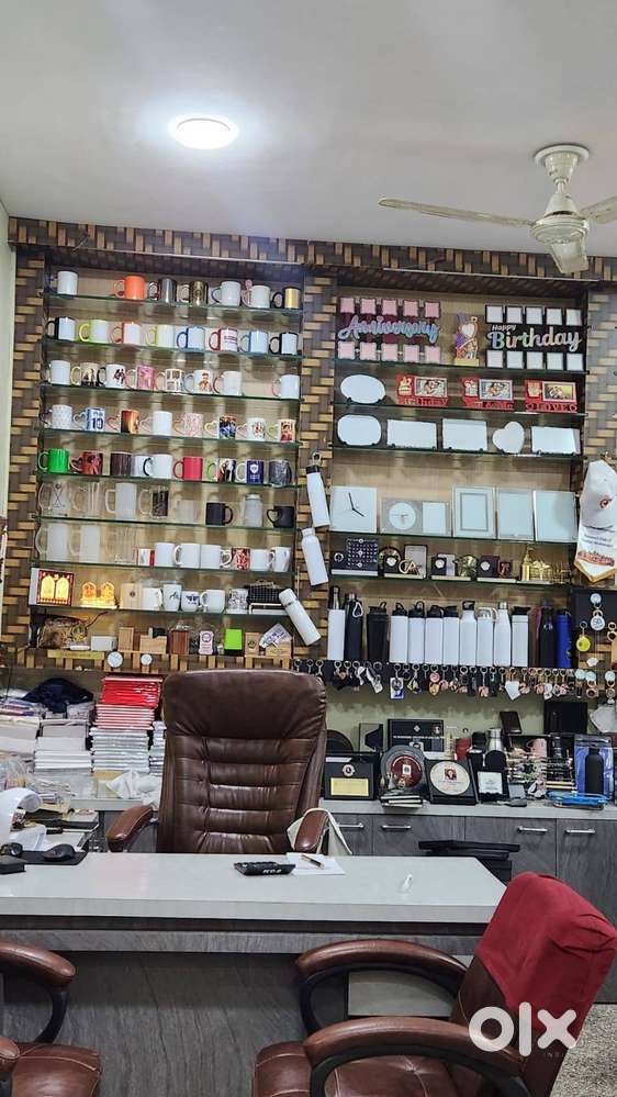 Sales & Marketing Executive Female and Male