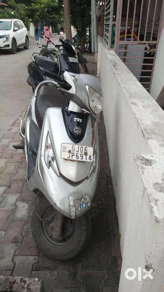 Scooty Zest Top Condition ready to sale