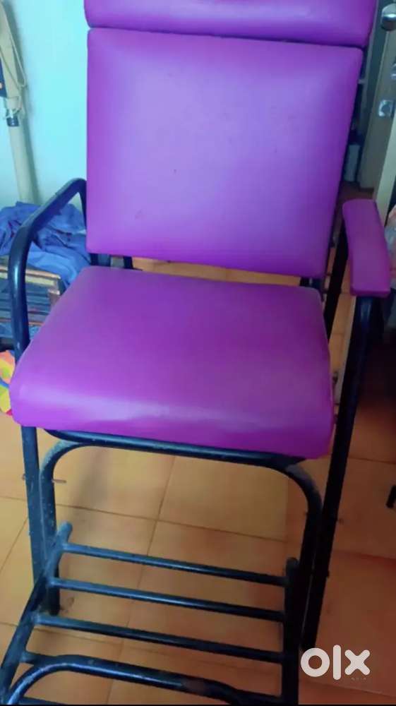 Beauty parlour equipments