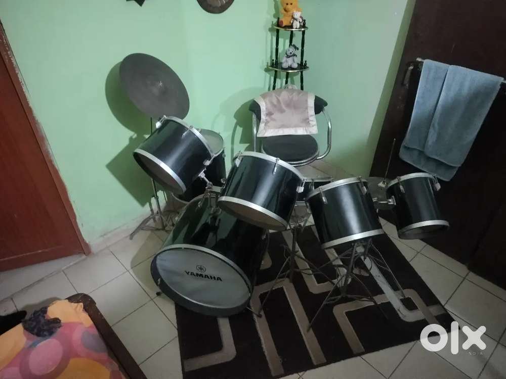 I want to sale the Drums (9 pcs set), excellent condition.