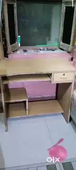 Computer table