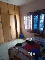 single room available for girls