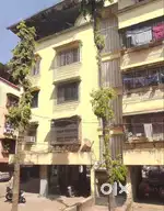 1bhk flat, large living room, 50m from main road, parking available.