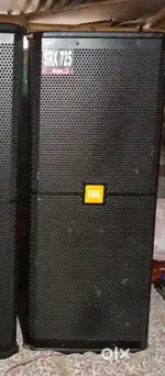 Arjent sell my box dj full set speaker and machine brand.. MR