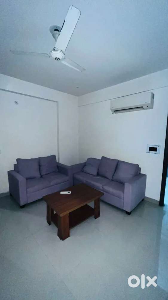 2 bhk Floor ( family or girls )