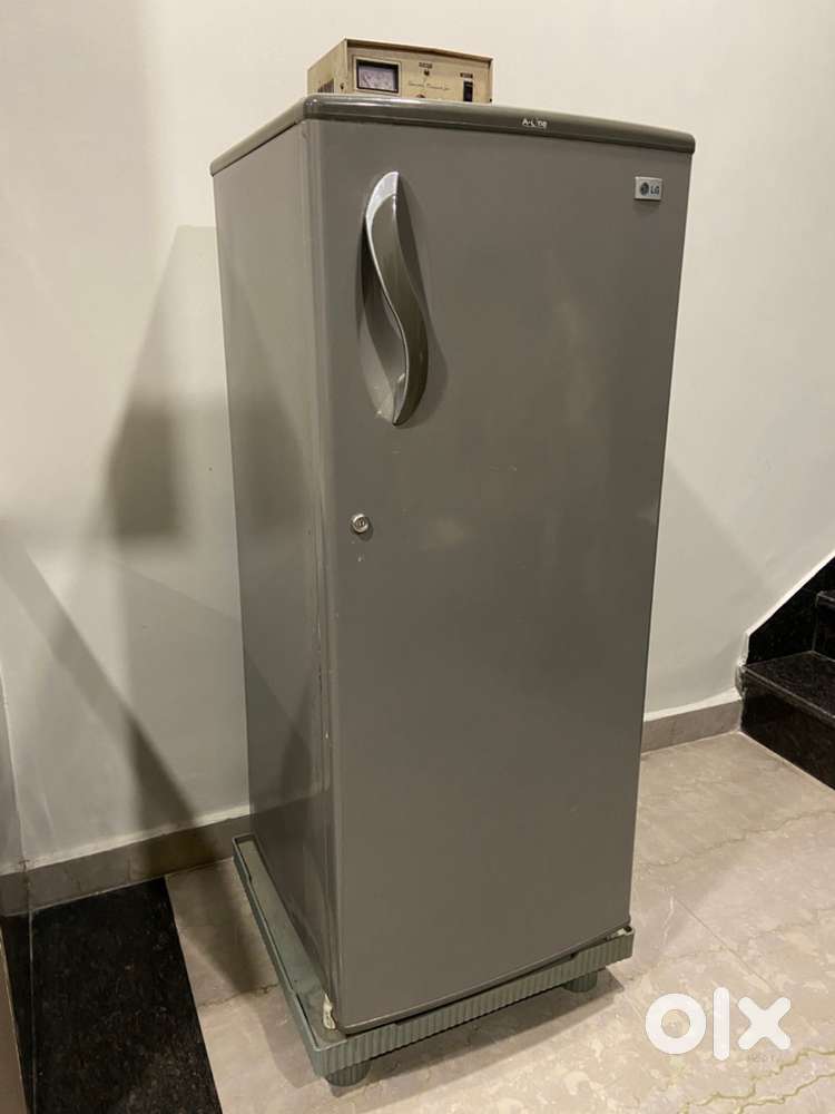 LG 180 lt fridge with stablizer