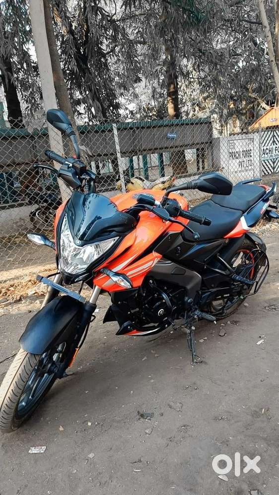 Bajaj Pulasar NS 125 premium sport look bike