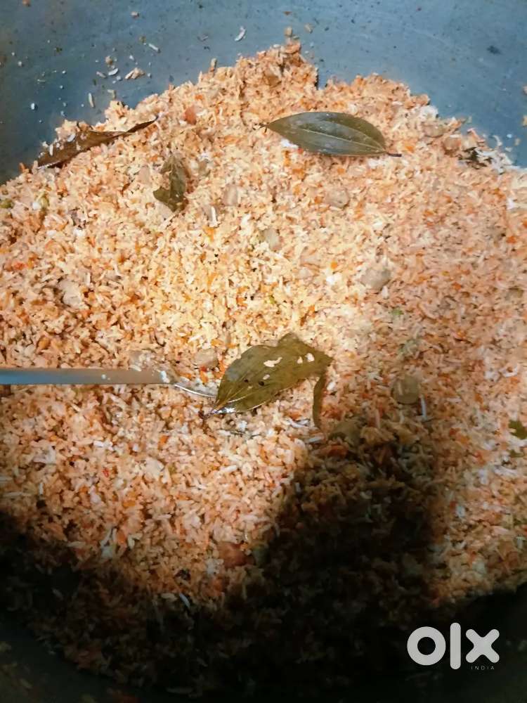 Girls boys hostel me khana banana h axa cook chahiy