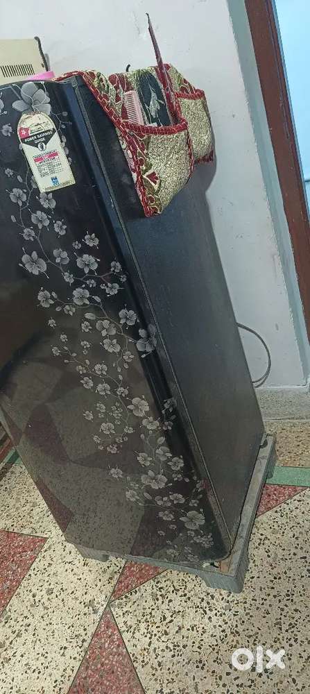 Samsung refrigerator 183 L