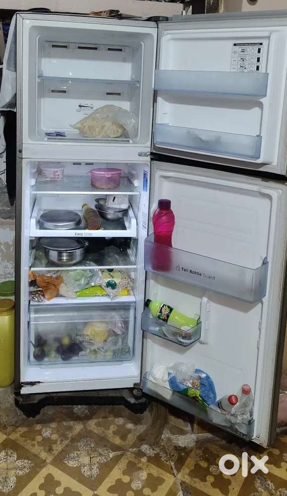 God condition refridgerator doble door samsung