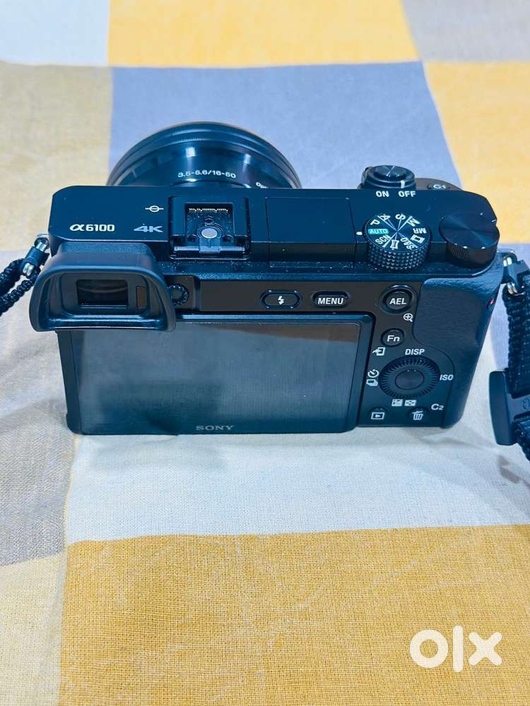 Sony A6100 Mirrorless Camera with 16-50mm Lens – Excellent Condition