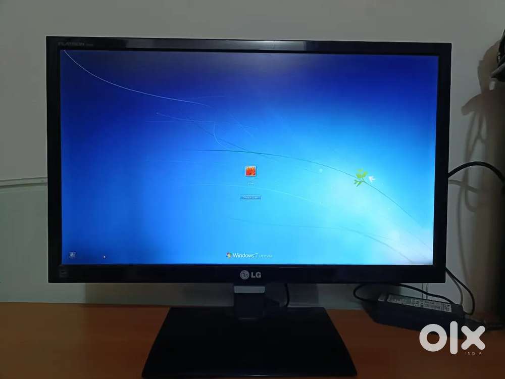 LG DESKTOP PC WITH MONITOR- INTEL CORE I3, 4GB RAM, WINDOWS 7