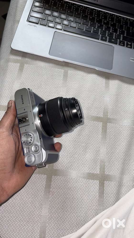 Fujifilm mirror less camera with kit, prime lens (35mmf2)