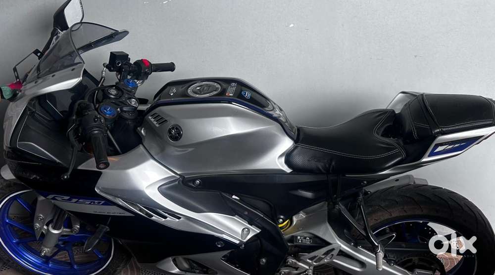 Yamaha R15 M