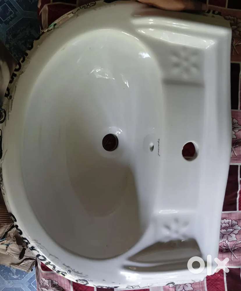 Wash basin standing