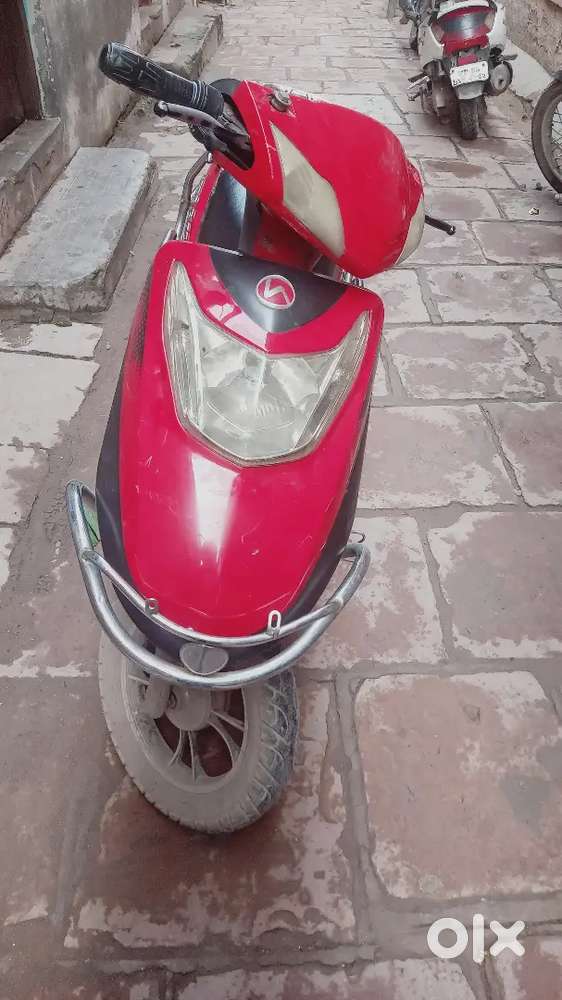 Hero Electric Flash – Eco-Friendly Ride, Great Condition, Best Price!