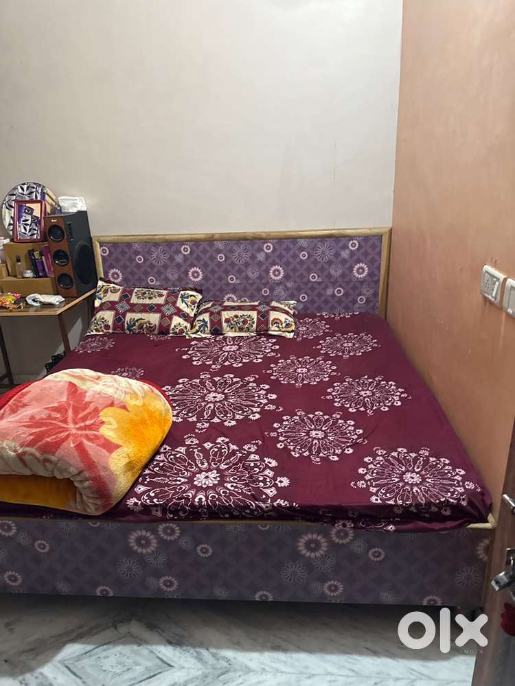 1 room for female,girls