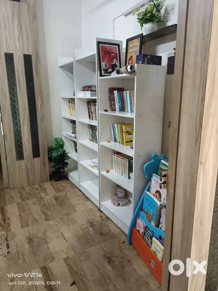 Need girl as office staff.