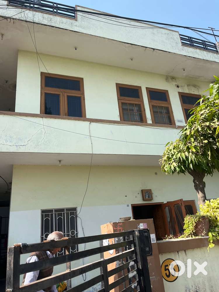 Independent floor for rent