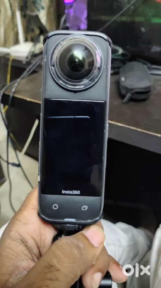 Insta360 X4 8K 360 Action Camera with bike holder