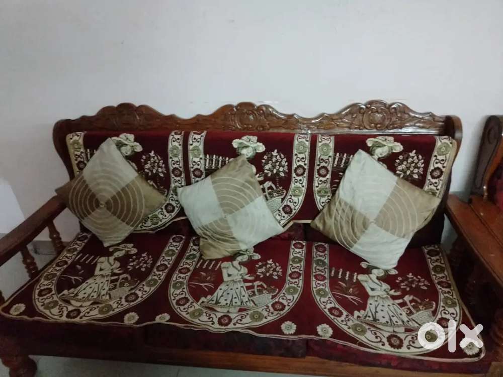 Selling sofa set