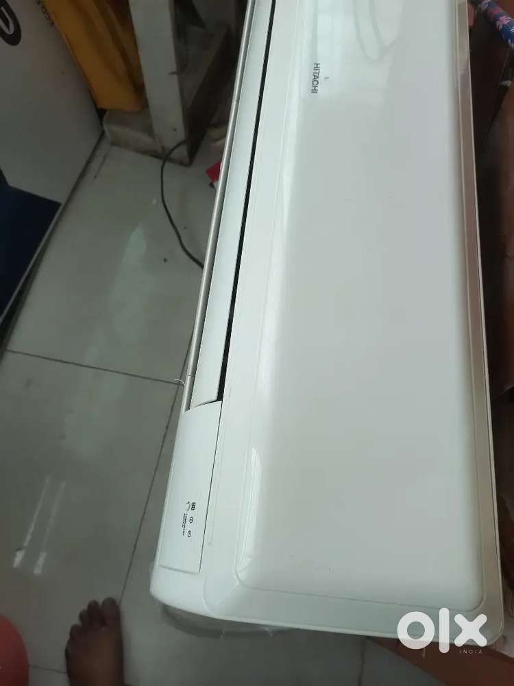 Hitachi 1.5ton 3 star ac. Working condition