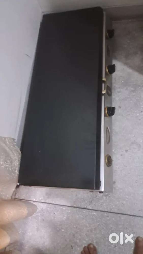 Four burner gass chulha Stove with cover in new conditon