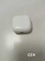 Airpods 4 (Charging case and left pod only)