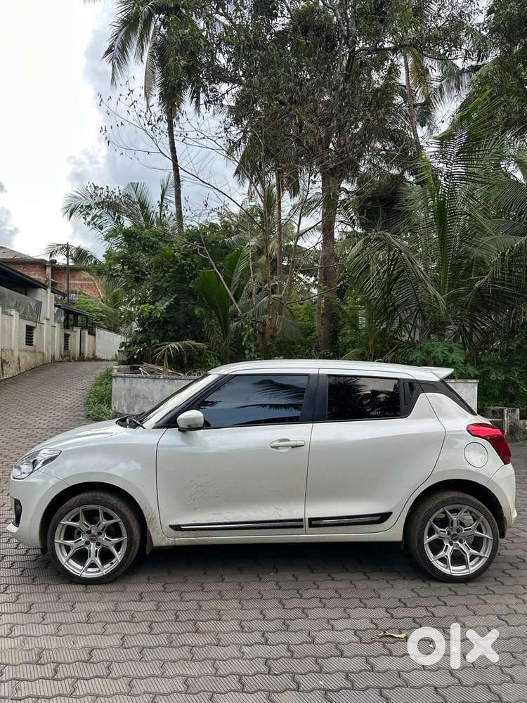 Maruti Suzuki Swift 2022 Petrol 72000 Km Driven
