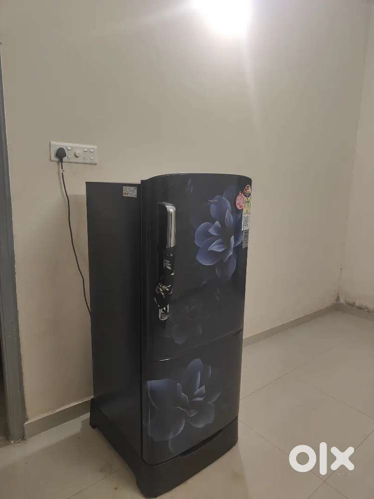 Samsung - Fridge / Refrigerator