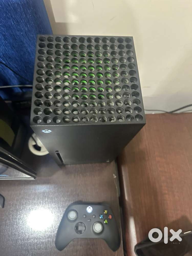 Xbox series x 1yr old, mint condition