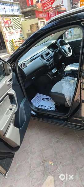 Renault kiger black colour
