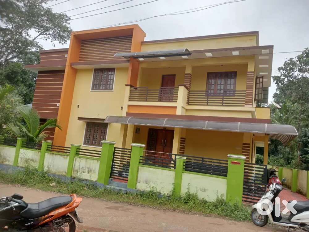 തൃശ്ശൂർ കല്ലൂർ 7 സെന്റ് സ്ഥലം നാലു ബെഡ്റൂം  വീട് വിൽപ്പനയ്ക്ക്