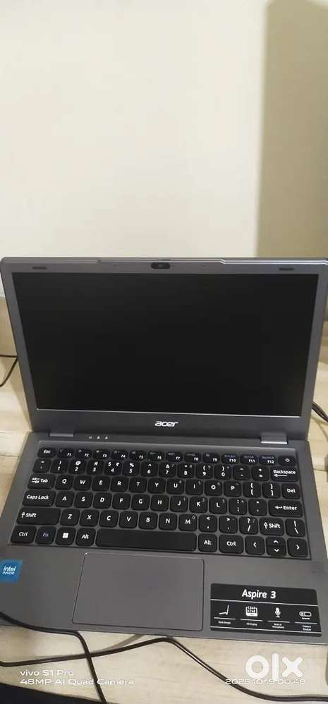 Brand New Laptop ACER Aspire 3 display 11.6 inch RAM 8GB 512SSD