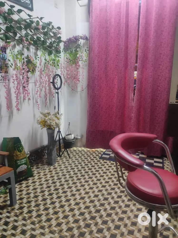 I want sell Beauty perlour urgent